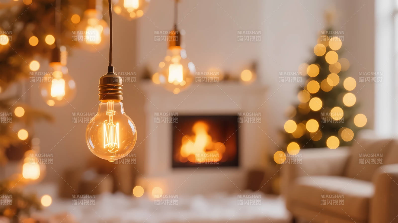 暖光圣诞夜 壁炉旁温馨家图片