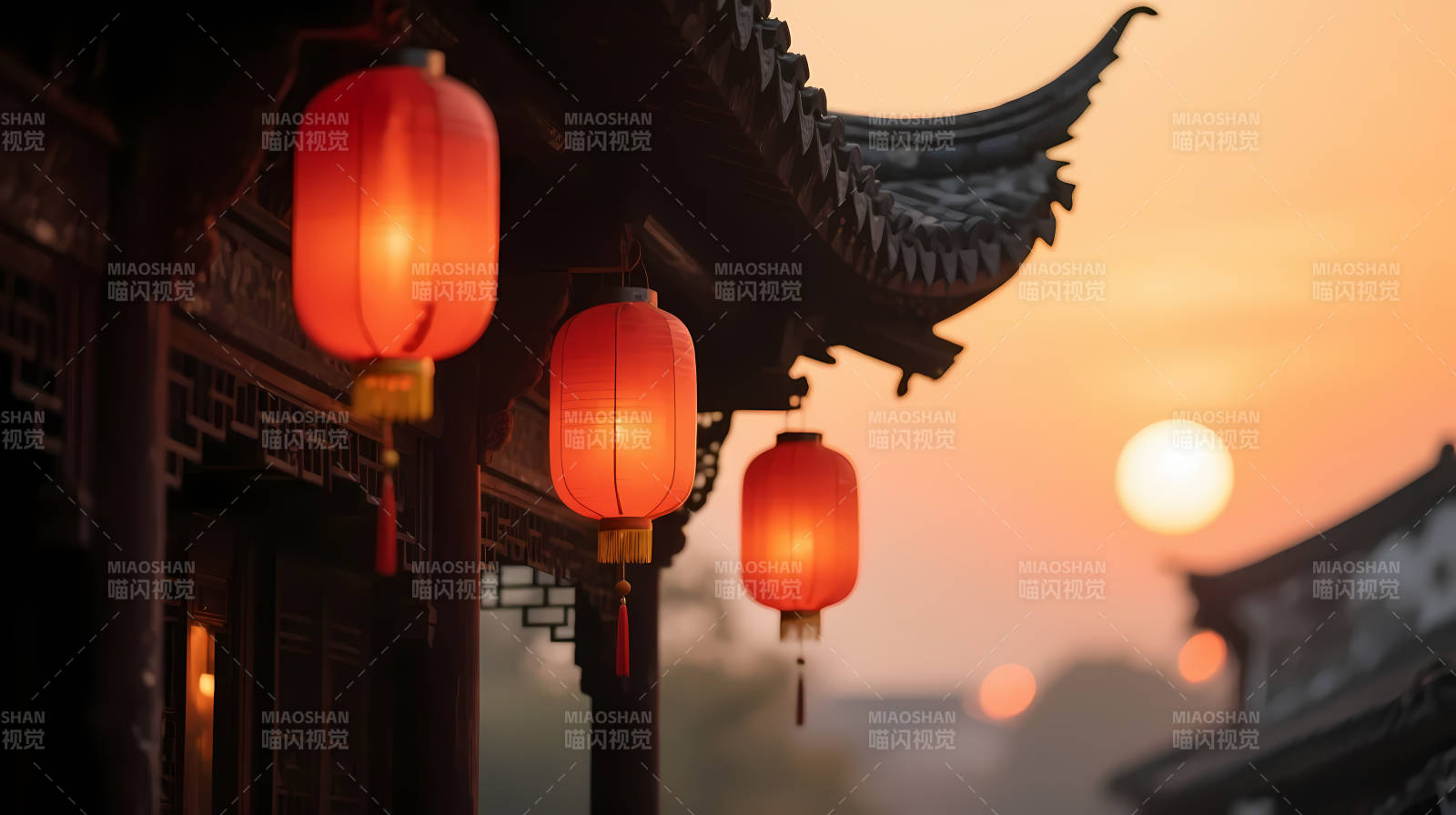 古巷灯笼映夕阳图片