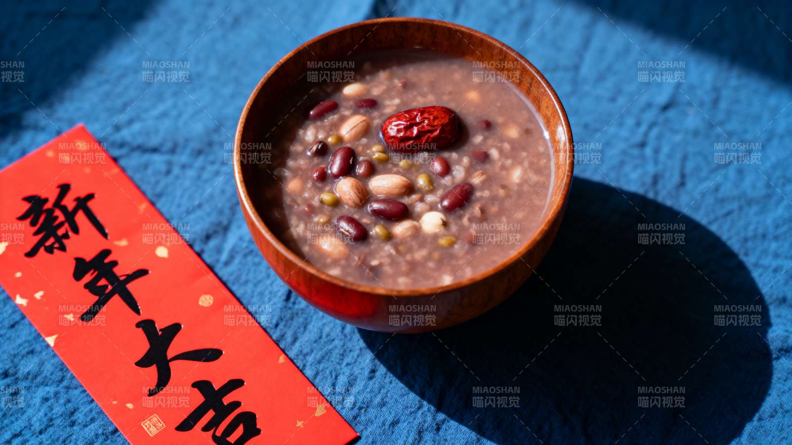 腊八粥伴新春吉言图片