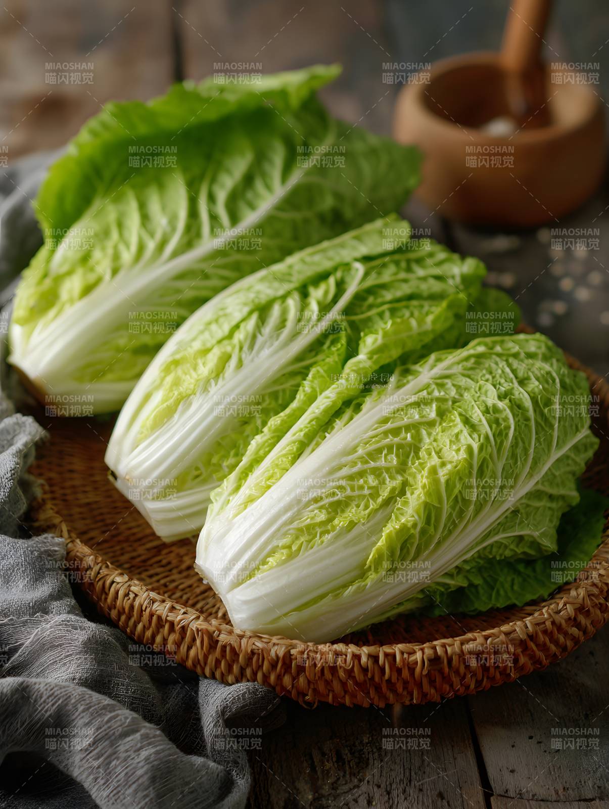 新鲜白菜 质朴田园风图片