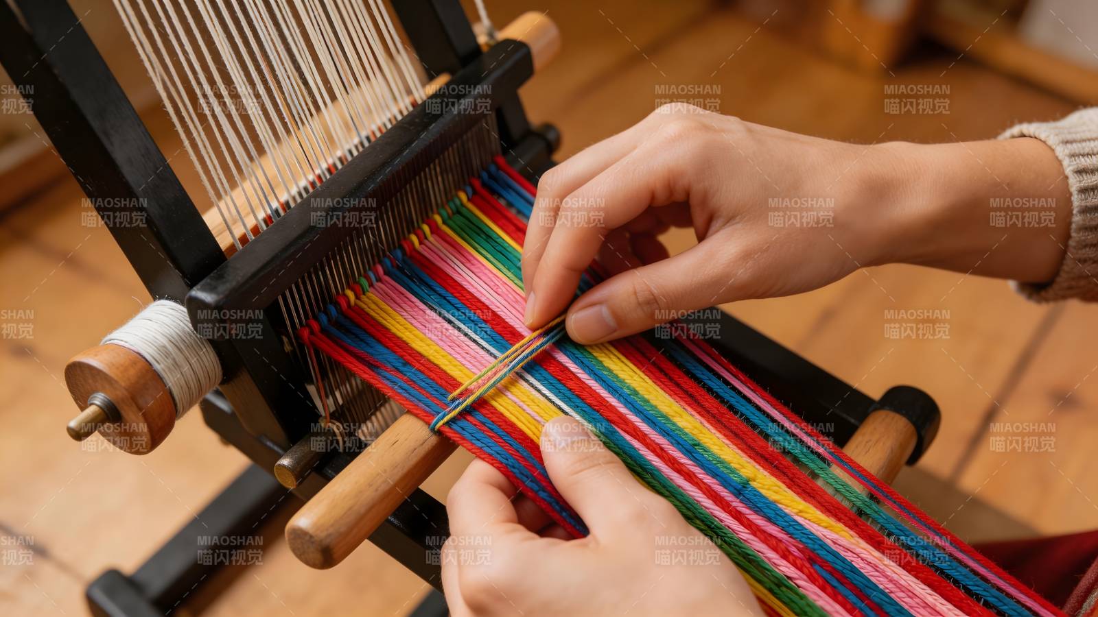 彩线织梦 手工编织时光图片