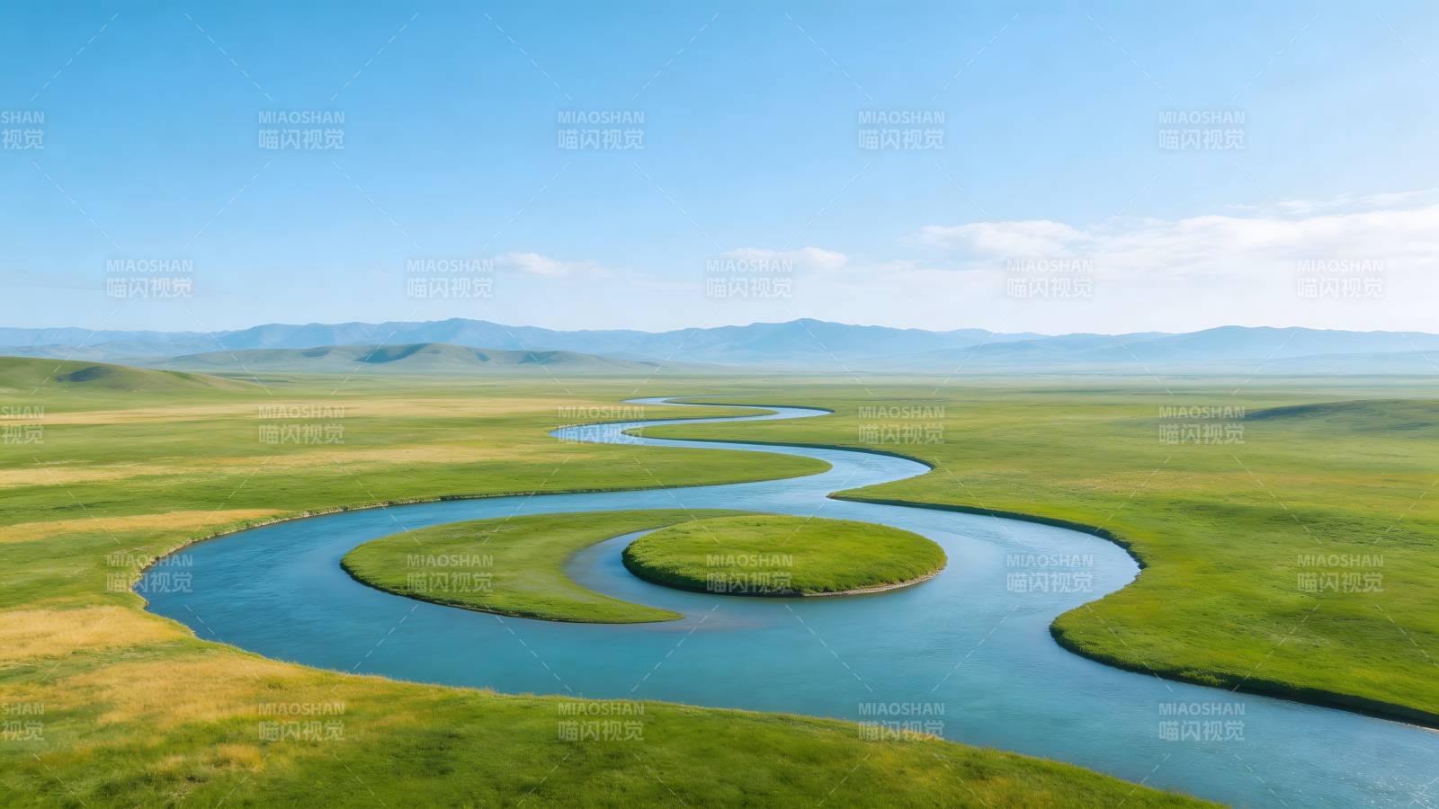 草原蜿蜒河 碧空如洗美图片