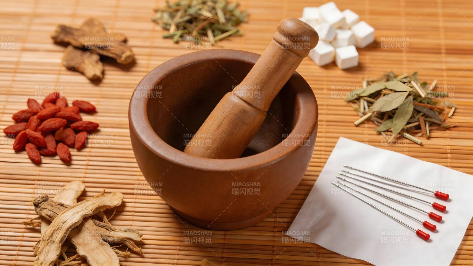 中医针灸与草药疗法图片