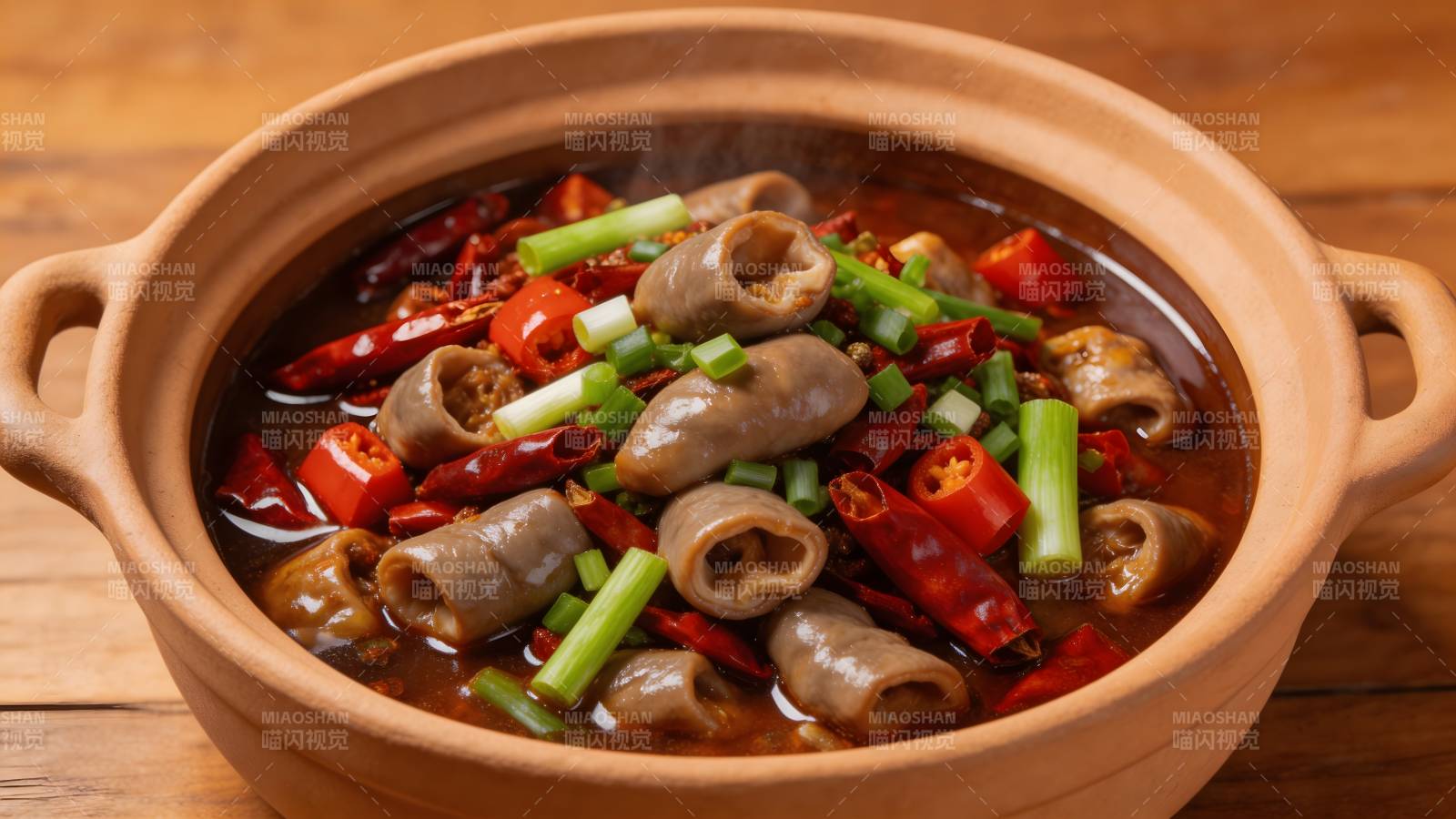 香辣肥肠煲 热辣过瘾图片